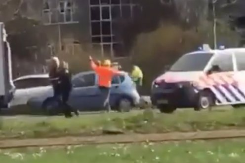 Na przystanku trawmajowym w Utrechcie ktoś otworzył ogień z broni palnej. Co najmniej kilka osób jest rannych. Według policji zdarzenie mogło mieć podłoże terrorystyczne.