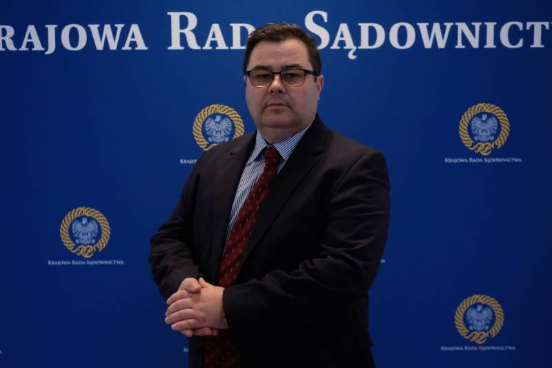 "Dziennik Gazeta Prawna" poinformował, że ponad 45-krotnie wzrosły wypłacane w ubiegłym roku diety członków Krajowej Rady Sądownictwa za udział w pracach komisji.