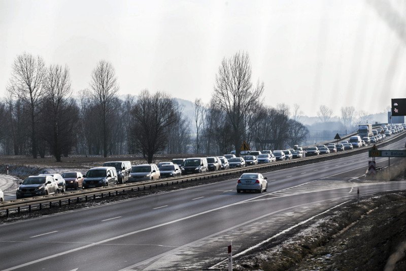 Na wysokości Brwinowa utworzył się korek w stronę Warszawy. To efekt strajku rolników.