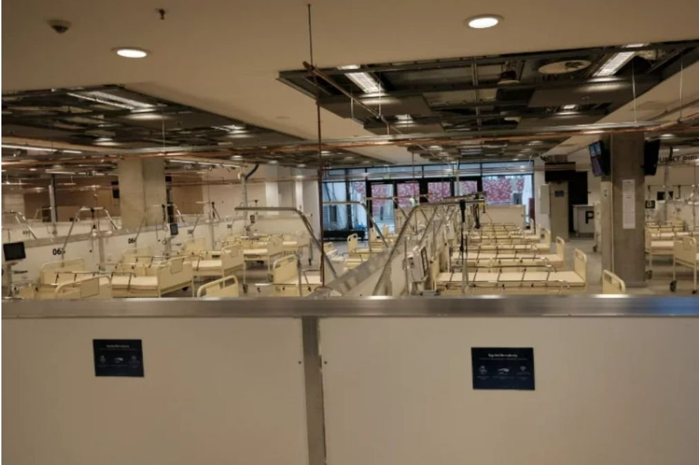 Dyrektor szpitala tymczasowego na Stadionie Narodowym doktor Artur Zaczyński przyznał w rozmowie z RMF FM, że "boi się, że najbliższe statystyki będą jeszcze gorsze".