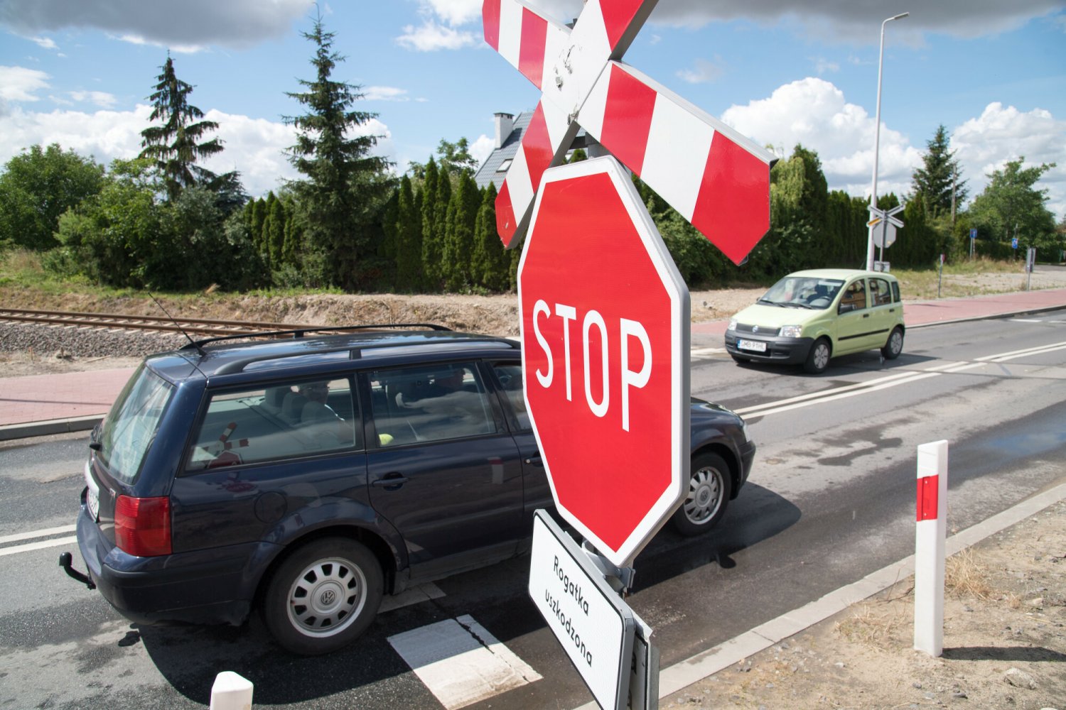 Na przejazdach kolejowych testowany jest nowy typ "fotoradarów".