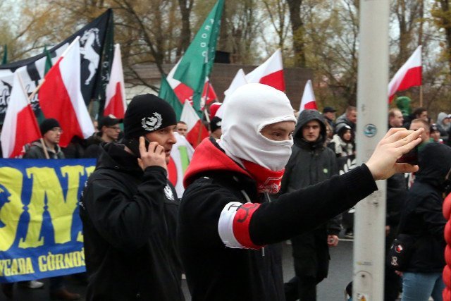 Prezydent i PiS mają objąć patronatem Marsz Biało-czerwony. Zapraszają wszystkich, od lewicy po prawicę. Skrajna prawica już zaproszenie przyjęła.
