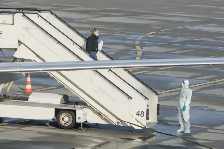 Czy Polsce zagraża hinduska mutacja SARS-CoV-2?