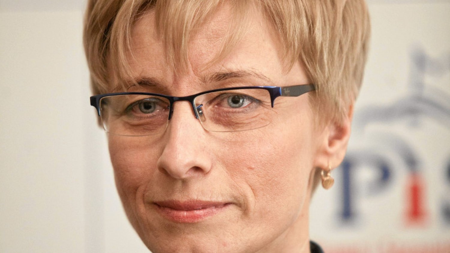 Beata Gosiewska, posłanka PiS w Parlamencie Europejskim, widzi w Donaldzie Tusku i innych znaczących politykach PO morderców męża. Poseł Przemysław Gosiewski zmarł w katastrofie smoleńskiej (2010).