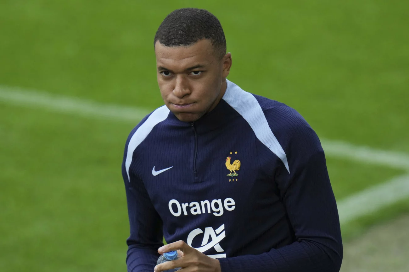 Nawet gwiazdor Francuzów ostrzega przed Le Pen. "Ekstremiści są blisko zdobycia władzy" Kylian Mbappé
