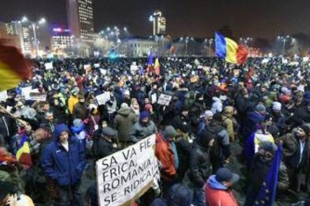 Na ulice stolicy Rumunii Bukaresztu wyszły tysiące protestujących. Nie zgadzają się na reformę sądownictwa, podobną do tej, która miała miejsce w Polsce.