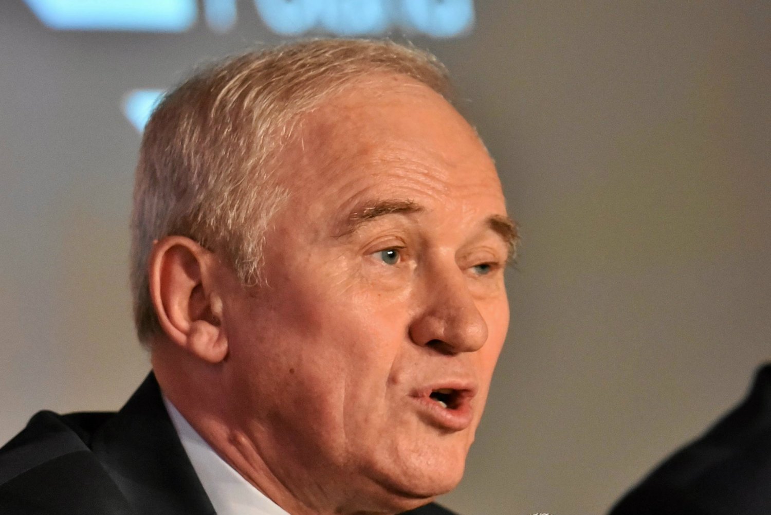 Krzysztof Tchórzewski nie chce oddać swojej nagrody. Twierdzi, że w pełni na nią zasłużył.