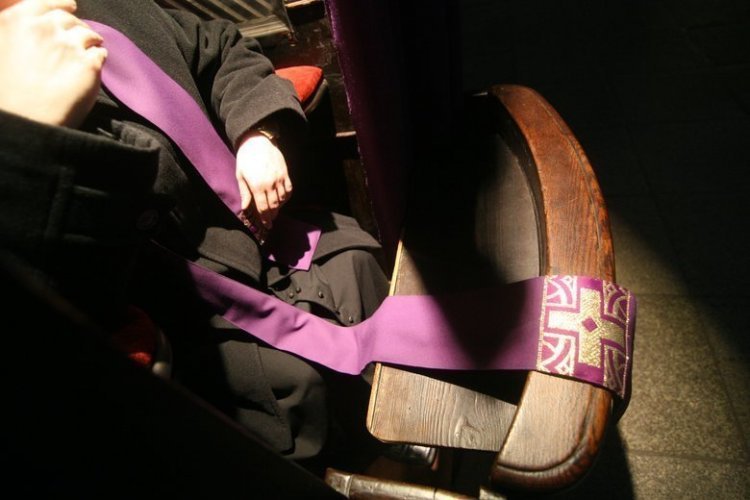 Bydgoski ksiądz zmuszał chłopców do masturbacji. Podawał się za terapeutę.