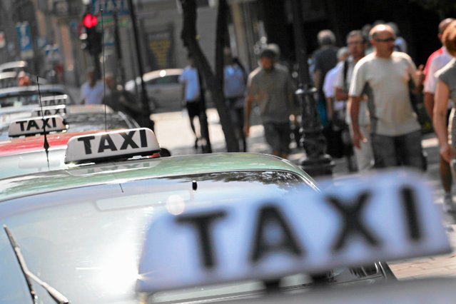 W ramach protestu taksówkarze zakorkują większe polskie miasta.