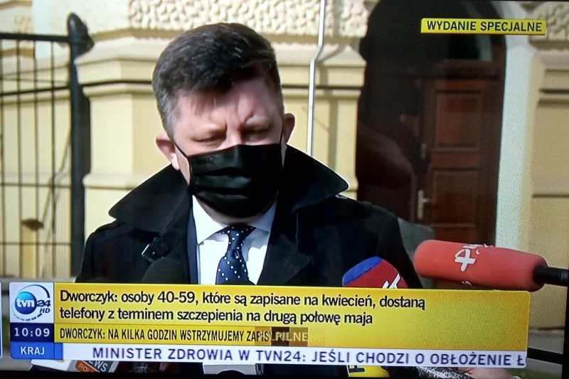 Specjalna konferencja szefa KPRM Michała Dworczyka transmitowana w TVN24.