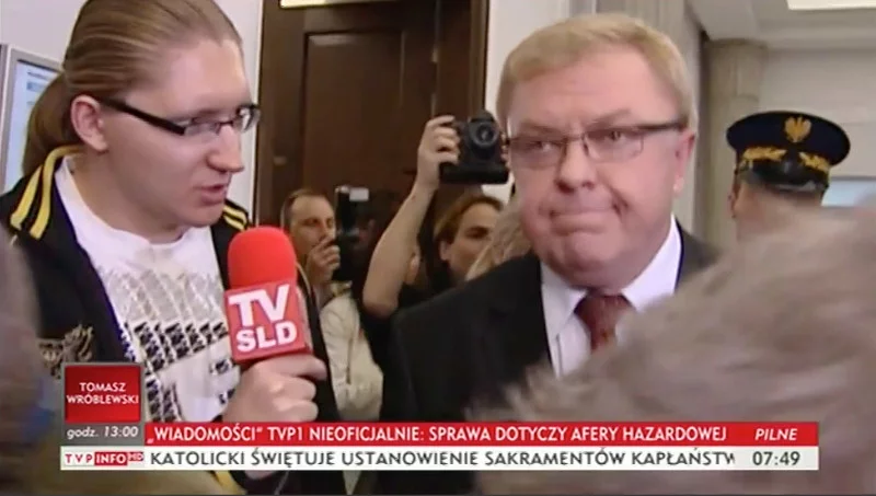 Informacja na czerwonym pasku o zatrzymaniu Jacka Kapicy pojawiła się w porannym programie TVP Info. Po kwadransie wyemitowano długi materiał o aferze hazardowej. Na zdjęciu - Zbigniew Chlebowski, jeden z głównych bohaterów afery.