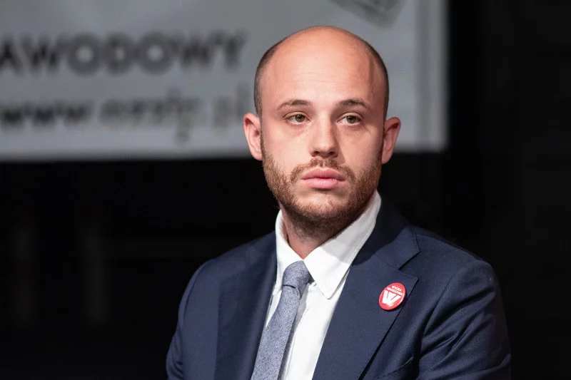 Sąd Apelacyjny uznał, że kierowane przez Jana Śpiewaka stowarzyszenie "Miasto Jest Nasze" naruszyło dobre imię Roberta Szustkowskiego. MJN wiązało biznesmena z dziką reprywatyzacją w Warszawie.