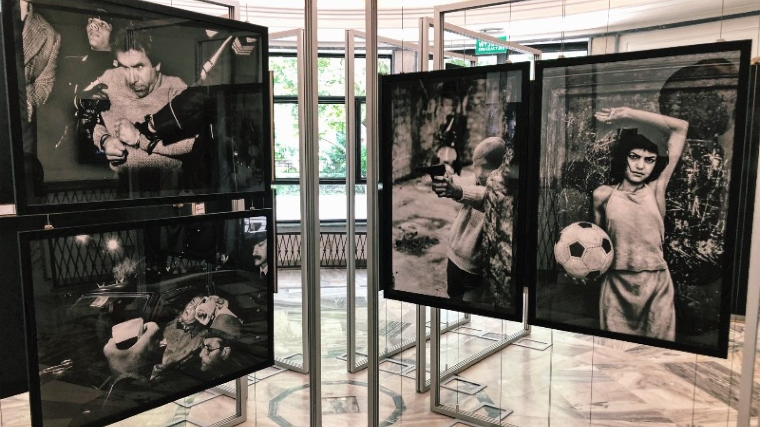 Do 19 maja w Kinie Iluzjon oglądać możemy wystawę fotografii Letizii Bataglii, która dokumentowała życie sycylijskiej mafii