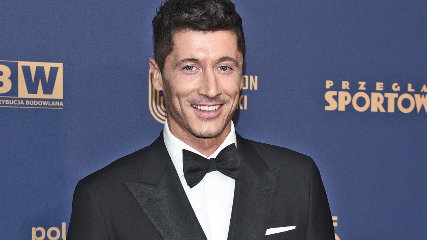 Robert Lewandowski znalazł nowego pracodawcę. FC Barcelona wydała na 33-latka spore pieniądze.