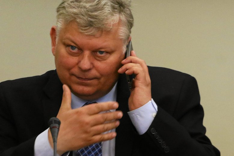 Wykruszają się członkowie komisji do spraw afery Amber Gold.