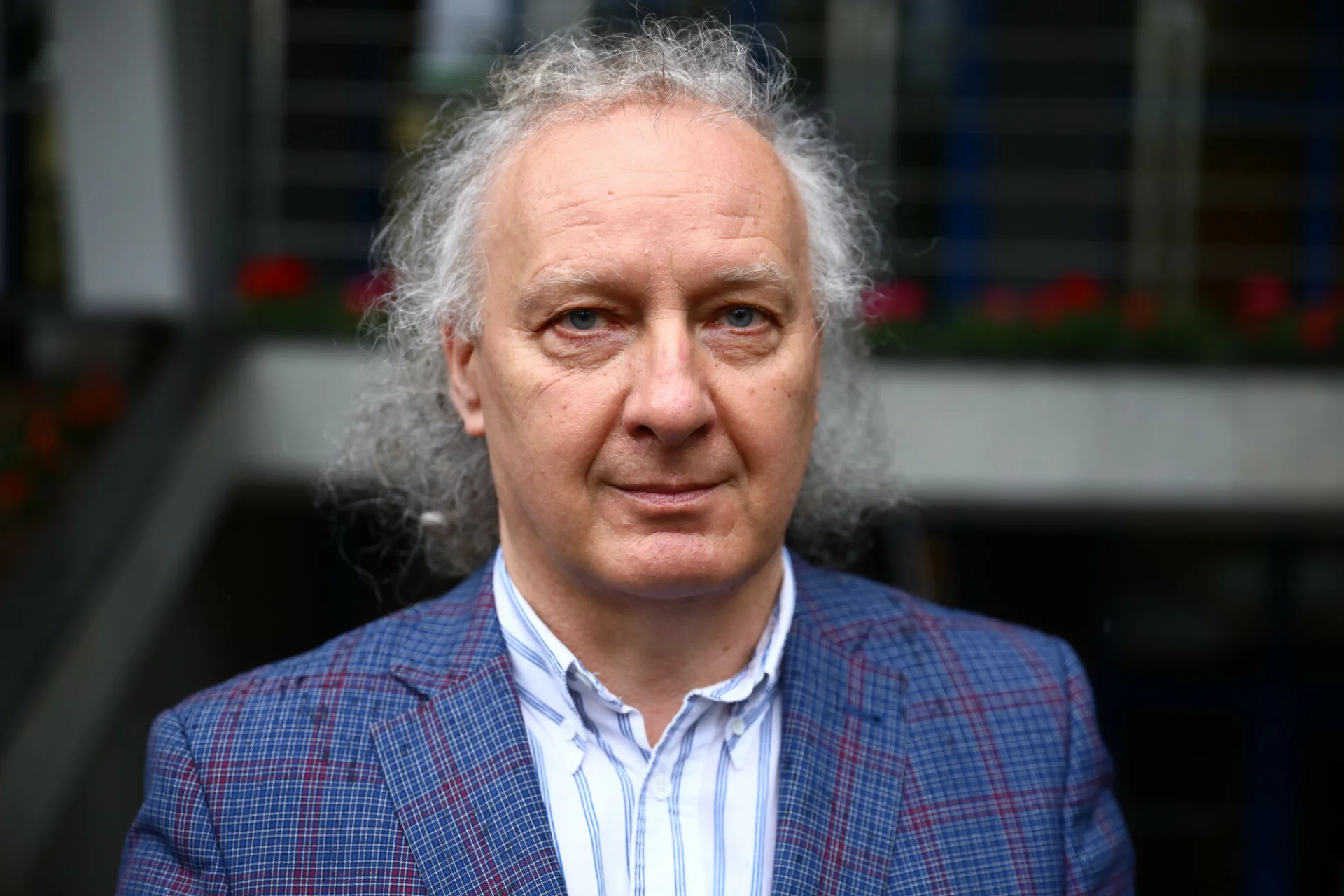Janusz Majcherek: Czy po ujawnieniu, że najważniejszy urzędnik kancelarii premiera
kieruje się dewizą Waffen SS, naprawdę można jeszcze mieć wątpliwości, bagatelizować i wzywać do powściągliwości ocen?
