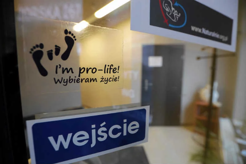 Politycy PiS nie wiedzą czym jest naprotechnologia, którą przeciwstawiają in vitro.