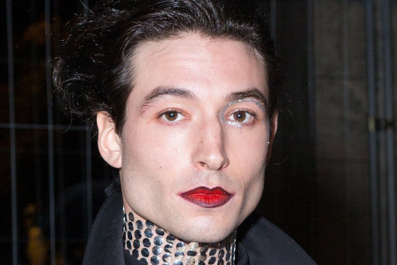 Ezra Miller, odtwórca roli Flasha w "Lidze Sprawiedliwości", został aresztowany na Hawajach.