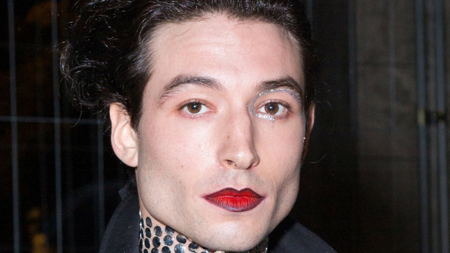 Ezra Miller, odtwórca roli Flasha w "Lidze Sprawiedliwości", został aresztowany na Hawajach.