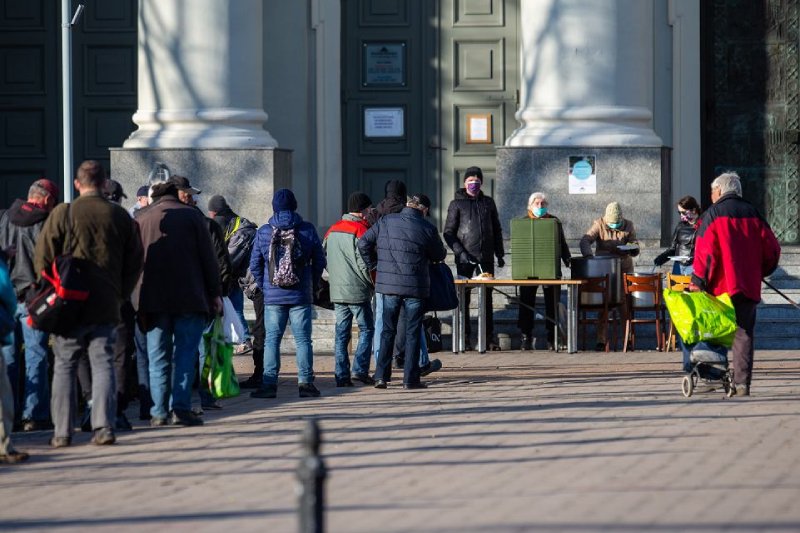 Bydgoski proboszcz przerobił kaplicę w ogrzewalnię dla bezdomnych. Parafianie nie popierają pomysłu