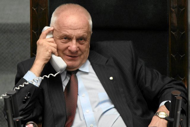 "Gazeta Polska" pozywa Stefana Niesiołowskiego. Podczas rozmowy telefonicznej poseł powiedział jej dziennikarzowi: "Jesteście pisowską, propagandową szmatą i z wami nie rozmawiam"