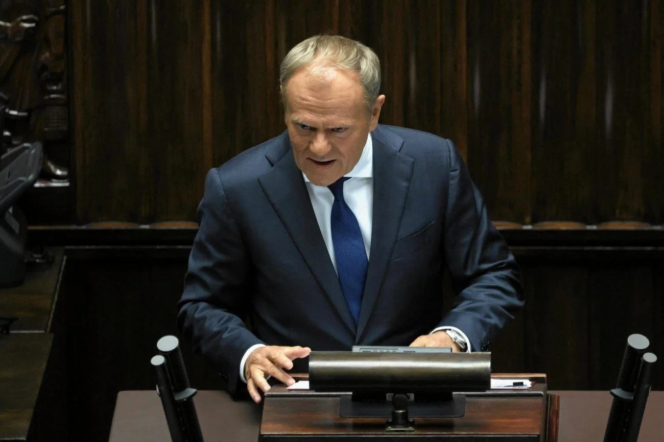 Tusk potwierdził to w Sejmie. Premier ujawnił, skąd nadleciała spora część dronów. Tusk o rosyjskich dronach. Ujawnił, skąd nadleciała spora część.