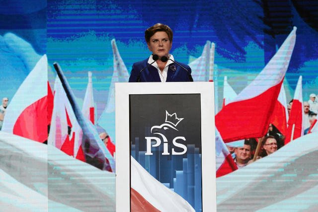 Polacy nie mają wątpliwości - partia Beaty Szydło idzie pewnie po zwycięstwo.