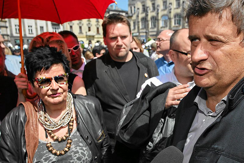 Joanna Senyszyn przekonuje, że SLD nigdy nie myślało o porozumieniu z Twoim Ruchem. Głównie z powodu tego, iż w partii Janusza Palikota "wszystko jest udawane".