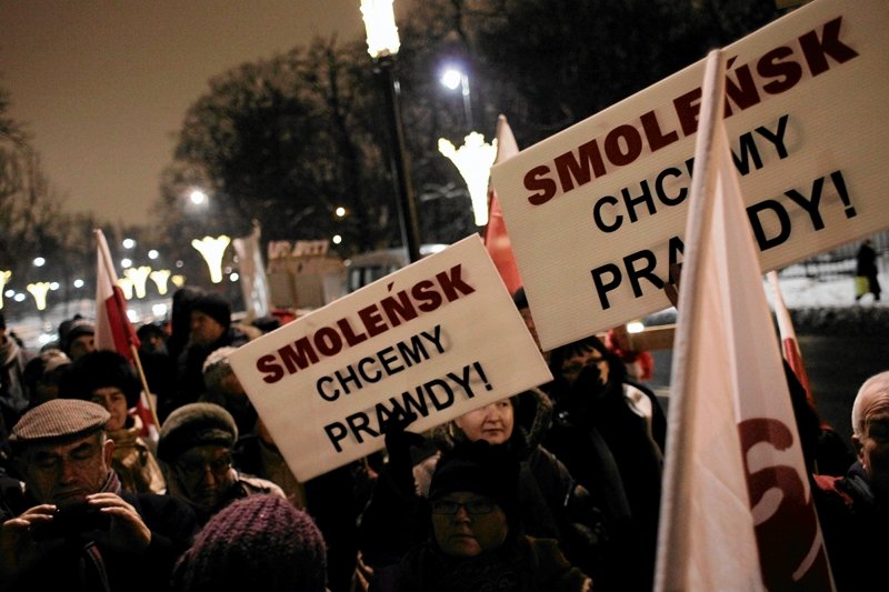 Grudzień 2010. Protesty antyrosyjskie z udziałem Obrońców Krzyża pod ambasadą rosyjską.