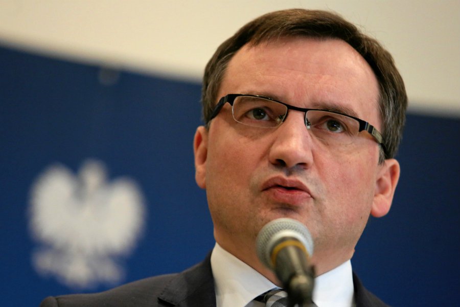 Adam Roch w 2006 r. polecił przesłuchać kobietę w trakcie porodu. W 2007 r. awansował go Zbigniew Ziobro.