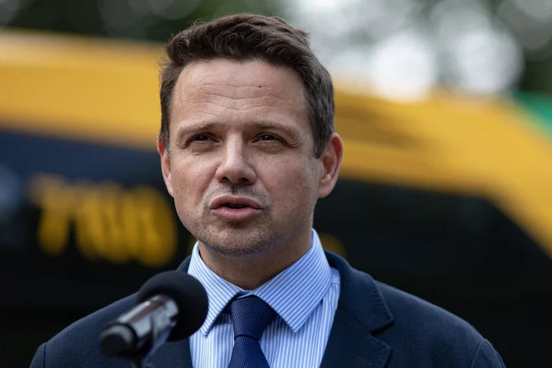 Trzaskowski powiedział, że zawinić miały rurociągi.