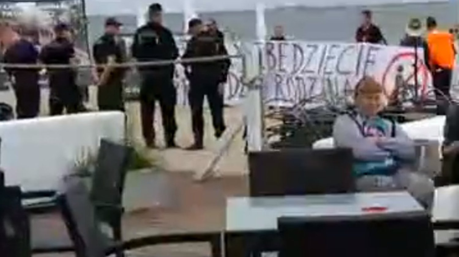 Policja nie zrobiła nic, żeby przerwać nielegalną manifestację.