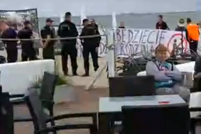 Policja nie zrobiła nic, żeby przerwać nielegalną manifestację.