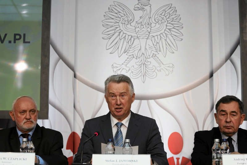 Kto robił ten system informatyczny dla PKW i za ile? Kto za to odpowiada? Prześwietlamy system liczenia głosów