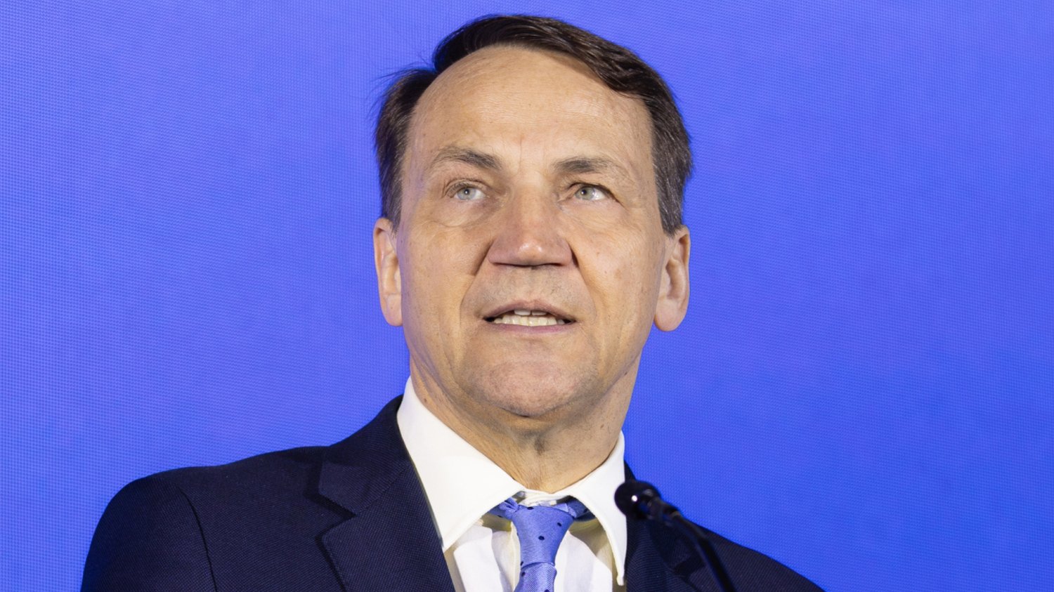 Radosław Sikorski skomentował doniesienia o wniosku dot. aresztu dla Zbigniewa Ziobry Sikorski dobitnie o wniosku ws. aresztu Ziobry. "To smutna degrengolada"