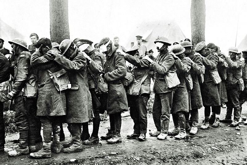 Żołnierze, którzy stracili wzrok na wskutek kontaktu z gazem musztardowym.