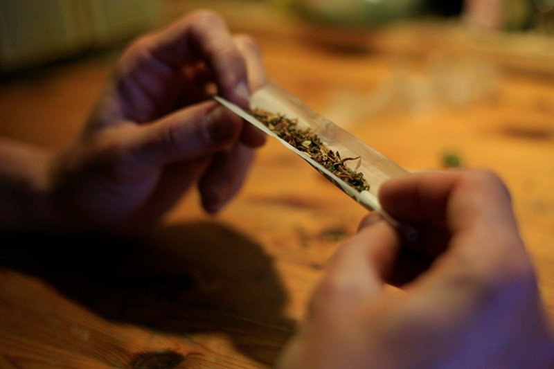 Co o politycznej i medialnej dyskusji o narkotykach mają do powiedzenia ludzie, którzy pomagają uzależnionym?