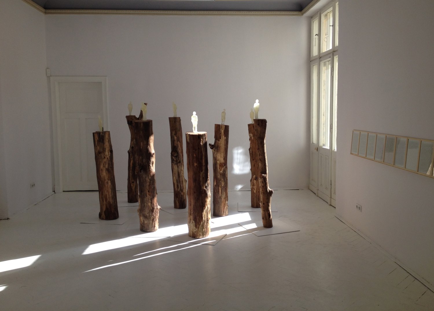 "SIEDMIU OJCÓW / SEVEN FATHERS", 2014
dąb, żywica epoksydowa, ołówek, bibułka / oak, epoxy resin, pensil, tissue paper
