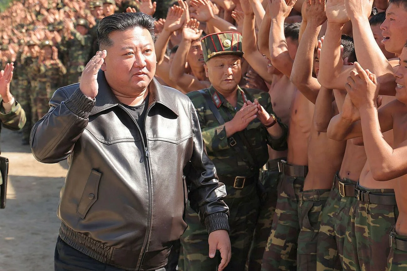 Kim Dzong Un wysyła wojskom Putina coraz większe wsparcie. Ale i ponosi straty
