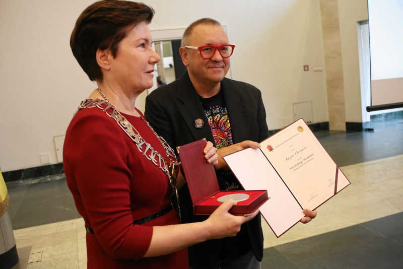 Jerzy Owsiak odebrał tytuł Honorowego Obywatela Warszawy.
