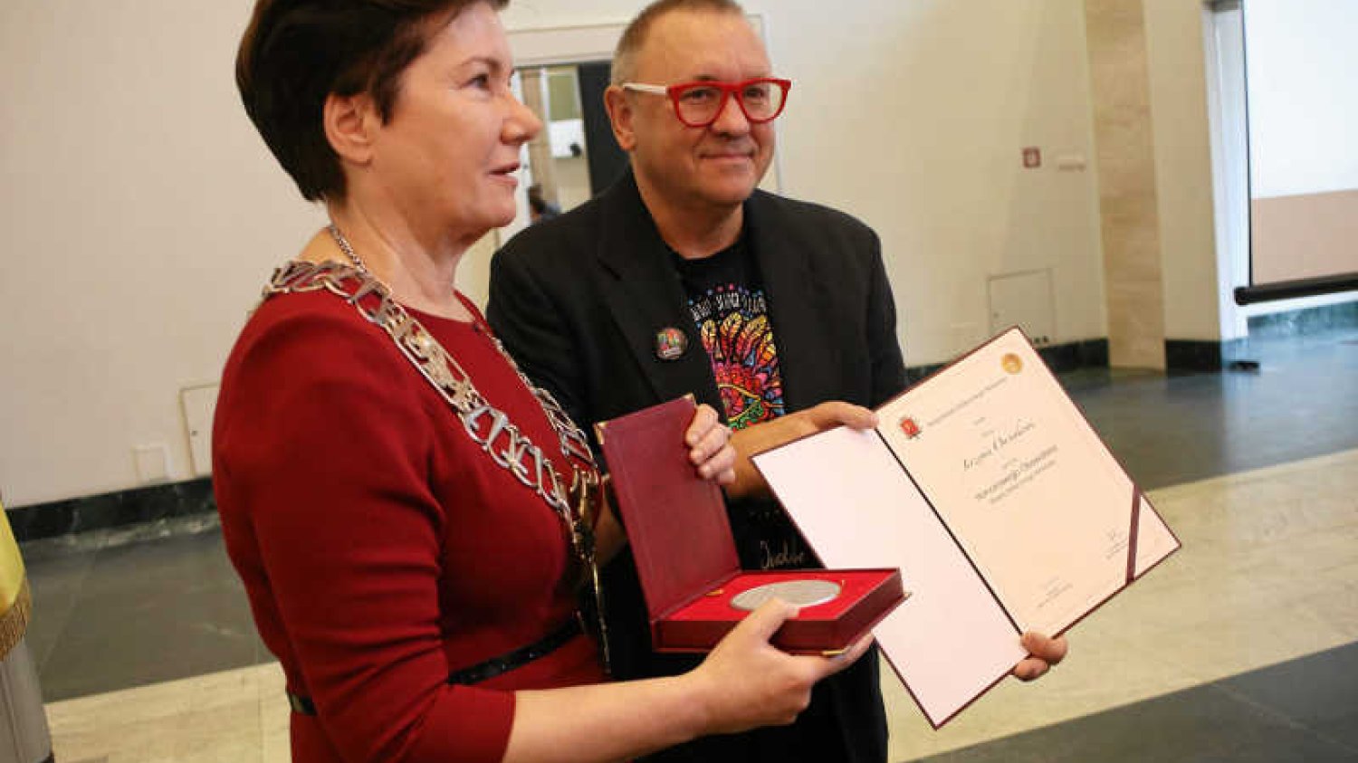Jerzy Owsiak odebrał tytuł Honorowego Obywatela Warszawy.