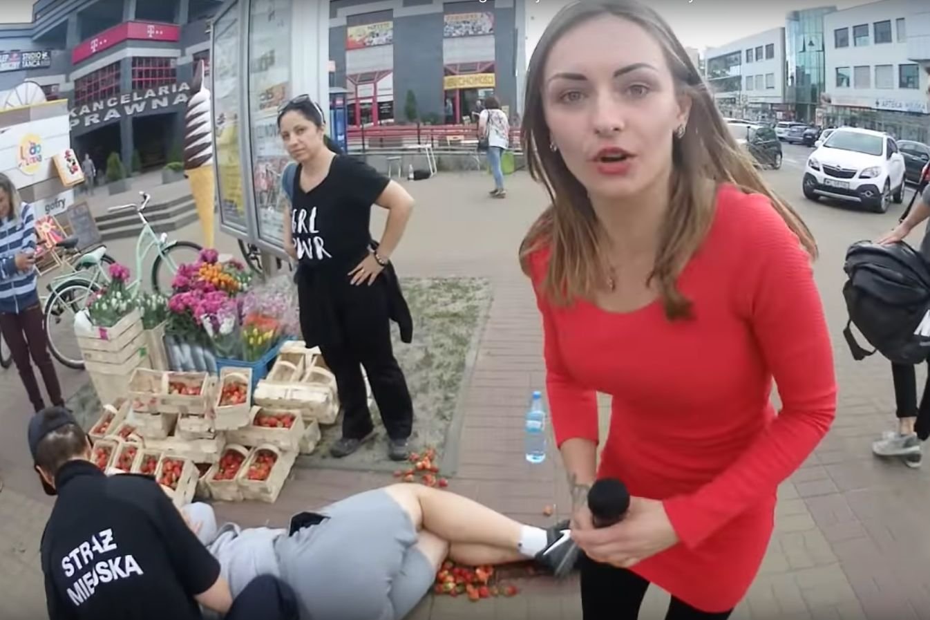 Małżeństwo z Nowego Dworu Mazowieckiego ewangelizuje ludzi na ulicach i nagrywa z tego filmy