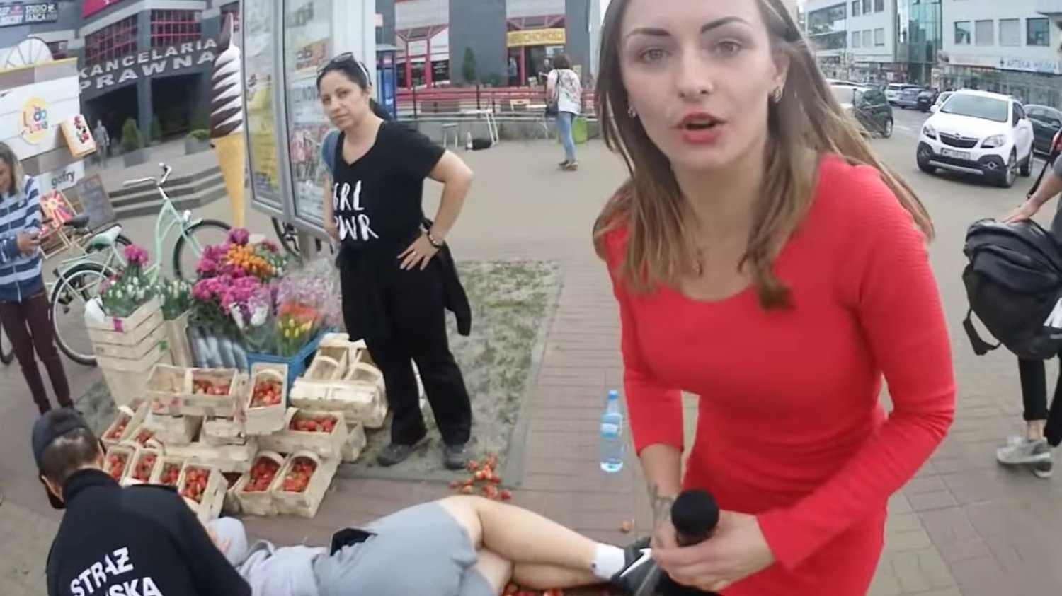 Małżeństwo z Nowego Dworu Mazowieckiego ewangelizuje ludzi na ulicach i nagrywa z tego filmy