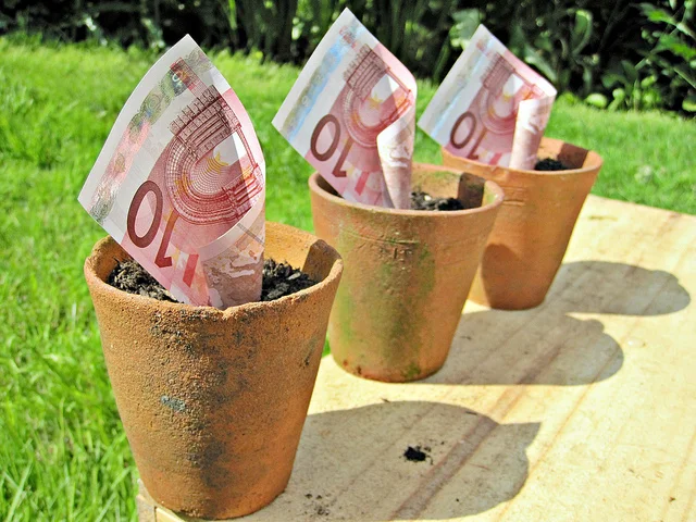 Czy 8,5 euro za godzin to absurdalnie wysoka płaca minimalna? A może w ogóle nie potrzebujemy płacy minimalnej?