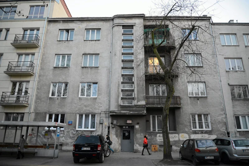 Dwa pokoje, 54 m2 to najpopularniejsze mieszkanie w Warszawie. Ile kosztowałoby w RPA, Berlinie lub w Maroko?