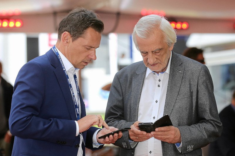 Wicemarszałek Sejmu Ryszard Terlecki i Krzysztof Ziemiec z TVP podczas Forum Ekonomicznego w Krynicy.