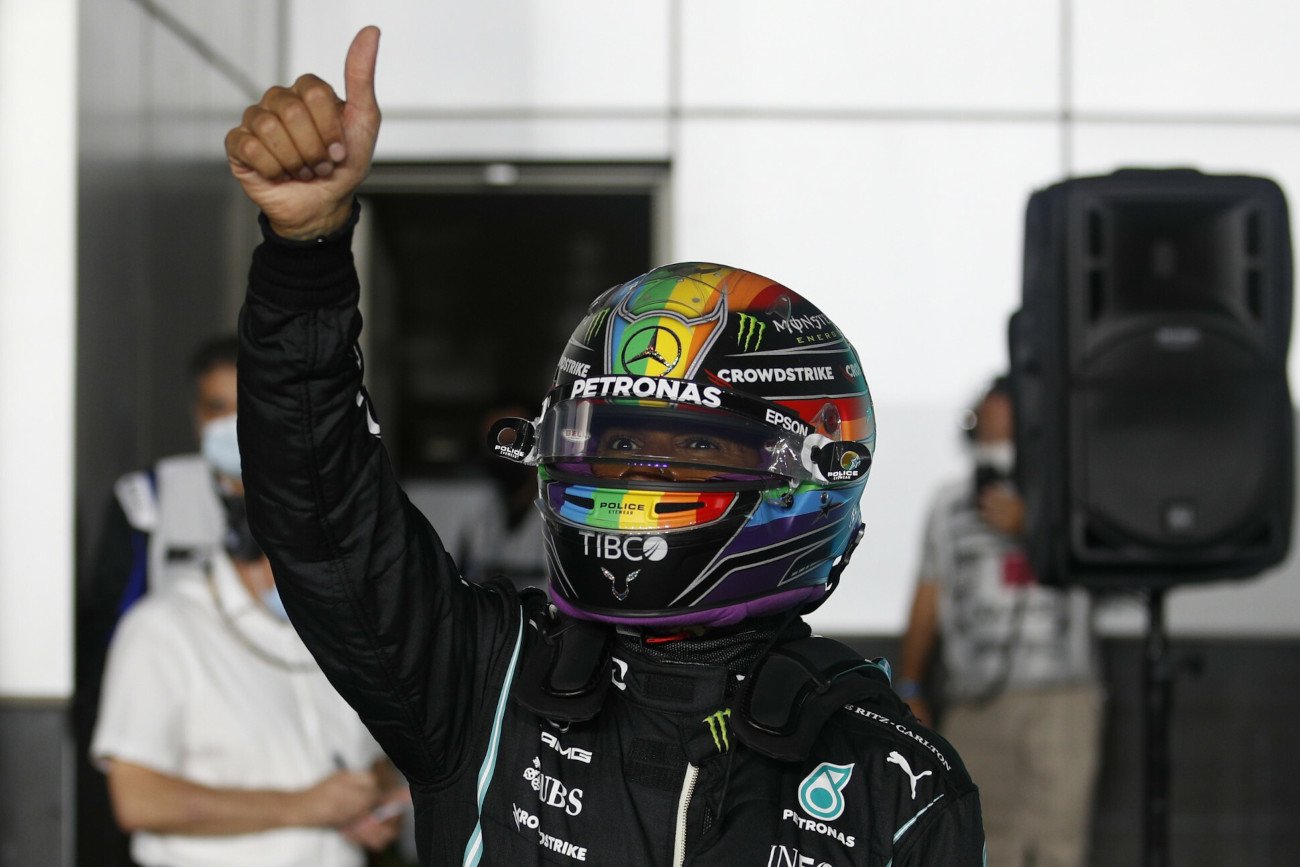 Lewis Hamilton był zdecydowanie najszybszy podczas sobotnich kwalifikacji przed Grand Prix Kataru.