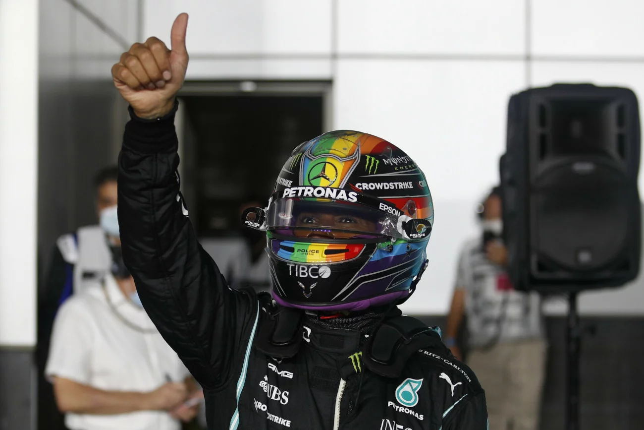 Lewis Hamilton był zdecydowanie najszybszy podczas sobotnich kwalifikacji przed Grand Prix Kataru.
