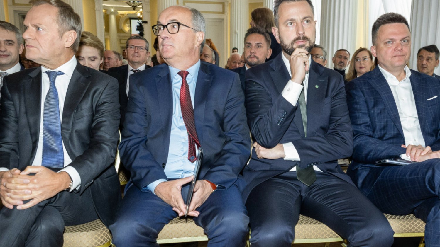Sondaż: Ugrupowanie Władysława Kosiniaka-Kamysza i Szymona Hołowni poważnie wyrasta na trzecią siłę polityczną