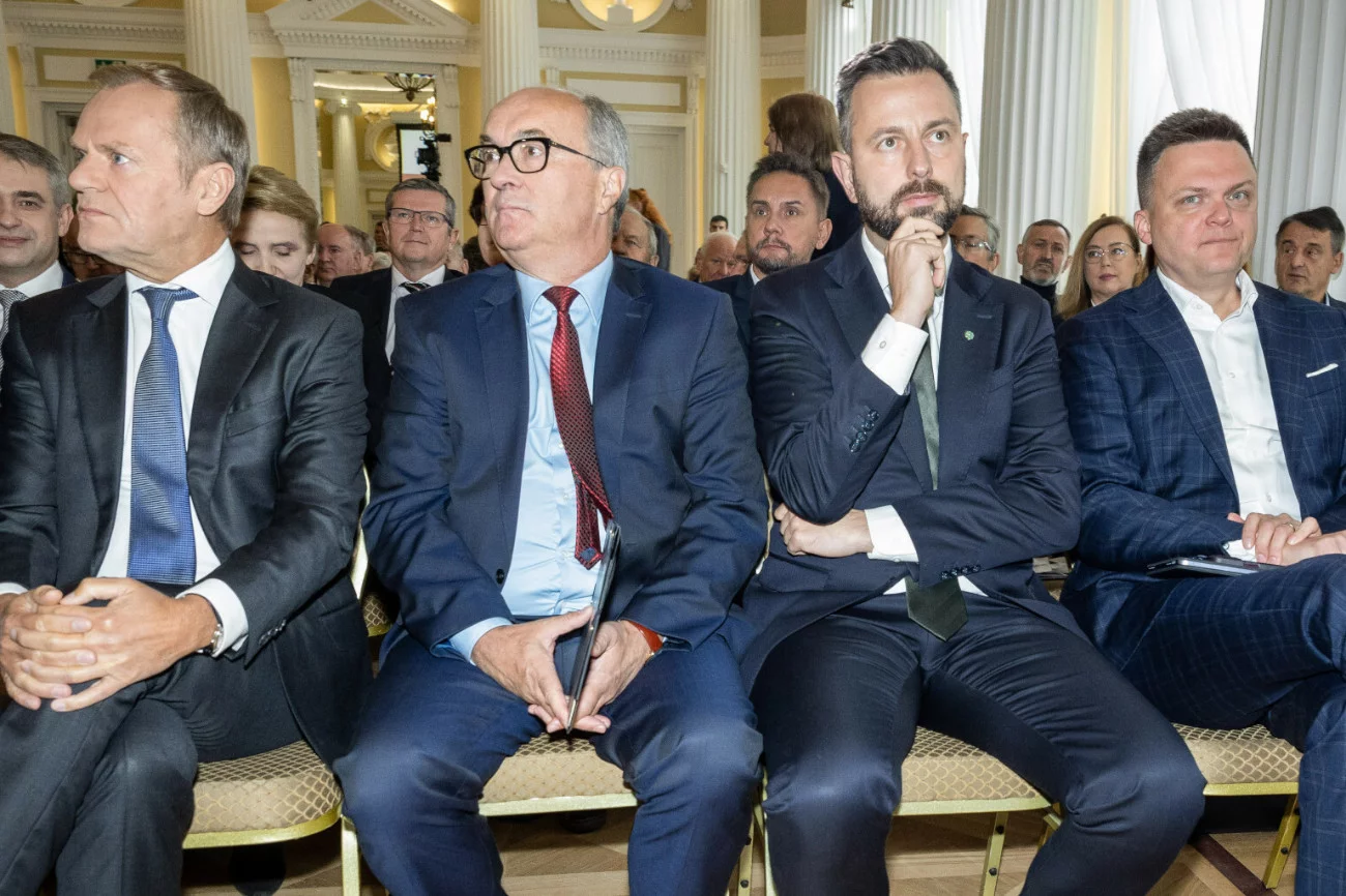 Sondaż: Ugrupowanie Władysława Kosiniaka-Kamysza i Szymona Hołowni poważnie wyrasta na trzecią siłę polityczną Sondaż: Ugrupowanie Władysława Kosiniaka-Kamysza i Szymona Hołowni poważnie wyrasta na trzecią siłę polityczną